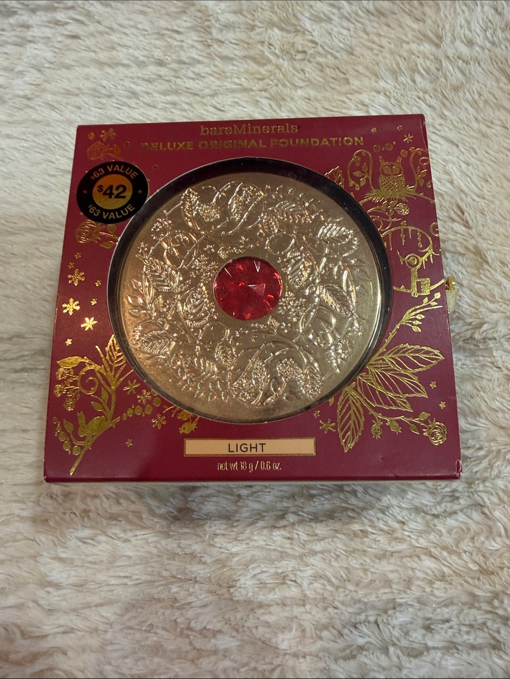 bareMinerals Light Deluxe Foundation Compact in Gold with Red Accent
